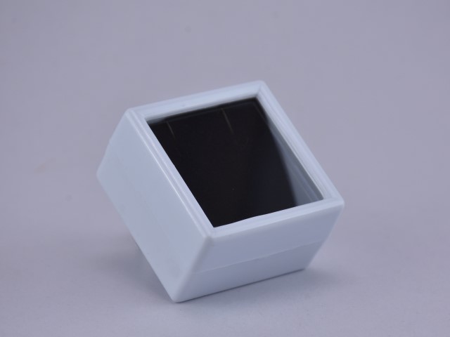 1.5" x 1.5" Earring Display Box - Dark Blue Lining